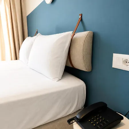 Rich Hotel